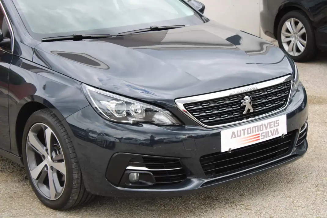 Peugeot 308 SW 2020 - 14990 EUR, 130000 km - AUTO.MOTO.pt - 130000km - foto 7 de 25