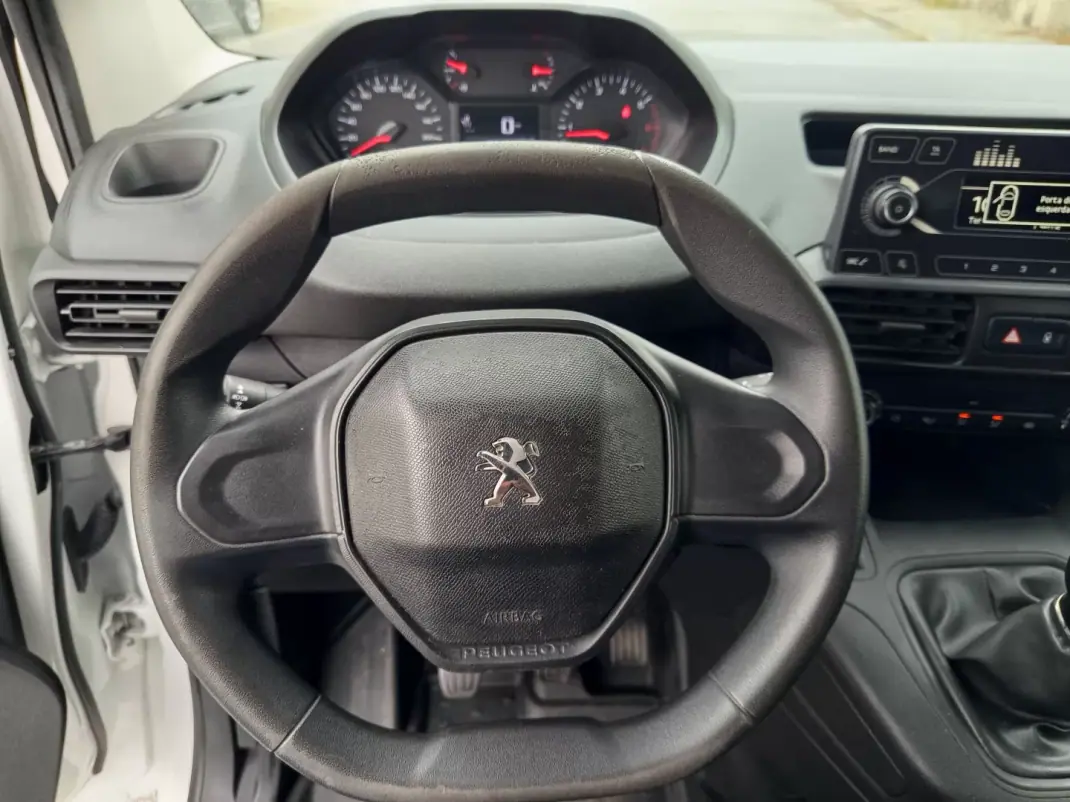 Peugeot Partner 2020 - 11490 EUR, 120900 km - 120900km - foto 15 de 19