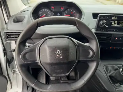 Peugeot Partner 2020 - 11490 EUR, 120900 km - 120900km - foto 15 de 19
