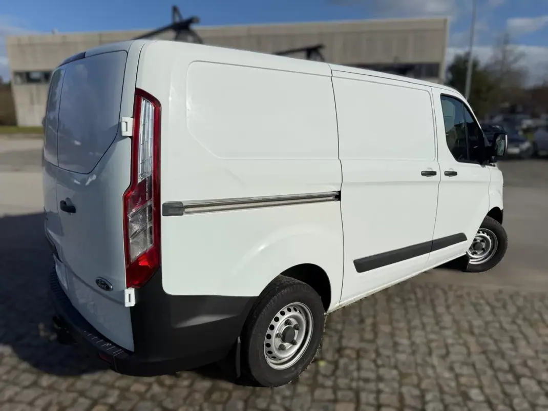 Ford TRANSIT CUSTOM 2.0 L2 H2 2.0 130 CV 2015 - 16500 EUR, 117500 km - AUTO.MOTO.pt - 117500km - foto 8 de 16