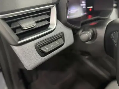 Renault Clio 2024 - 19500 EUR, 14000 km - AUTO.MOTO.pt - 14000km - foto 14 de 18