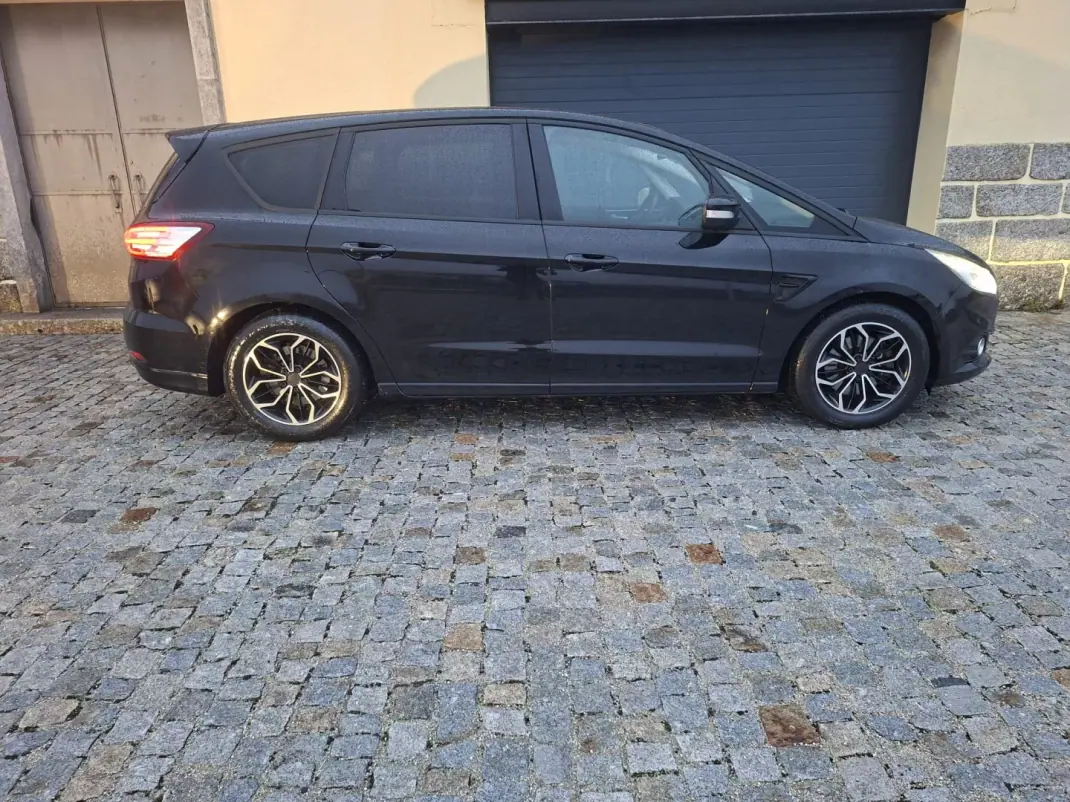 Ford S-Max 2016 - 13990 EUR, 211616 km - AUTO.MOTO.pt - 211616km - foto 4 de 21