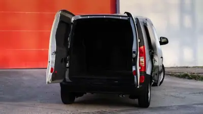 Mercedes-Benz Benz Citan Furgão 110 CDI/27 2019 - 16500 EUR, 160000 km - AUTO.MOTO.pt - 160000km - foto 17 de 28