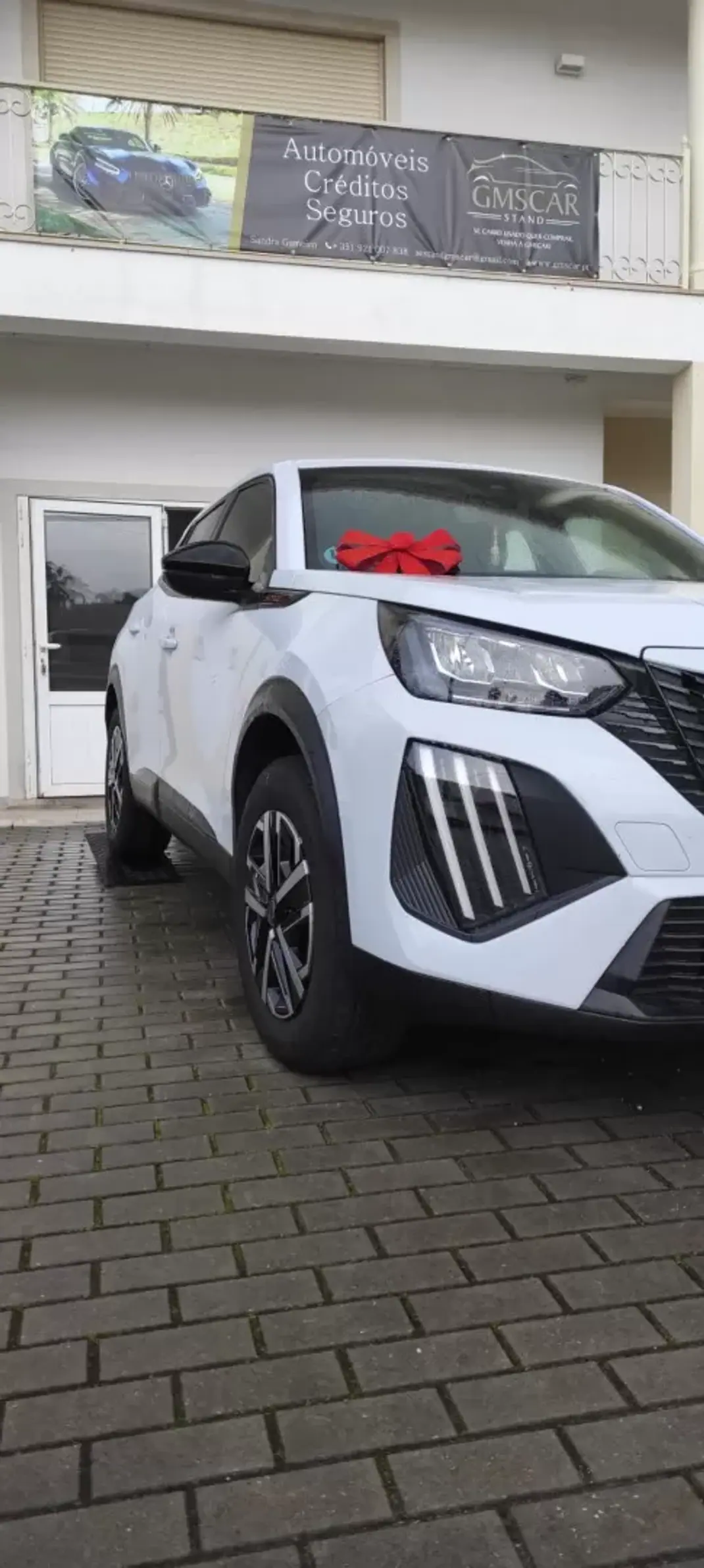 Peugeot 2008 2025 - 24750 EUR, 9700 km - AUTO.MOTO.pt - 9700km - foto 1 de 12