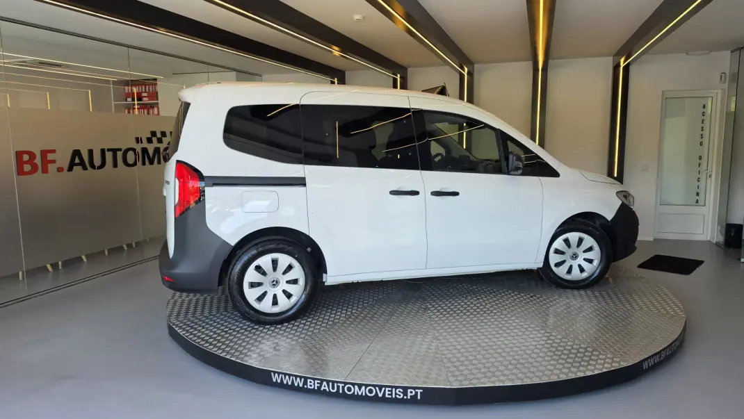 Mercedes-Benz Citan 2025 - 24950 EUR, 10603 km - AUTO.MOTO.pt - 10603km - foto 7 de 50