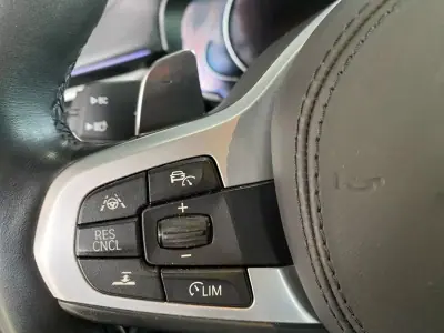 BMW M550d 2017 - 44900 EUR, 138217 km - AUTO.MOTO.pt - 138217km - foto 18 de 55