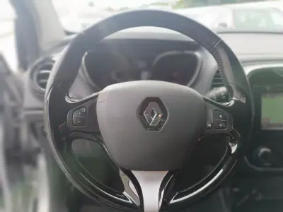 Renault Captur 2016 - 12490 EUR, 138211 km - AUTO.MOTO.pt - 138211km - foto 17 de 30