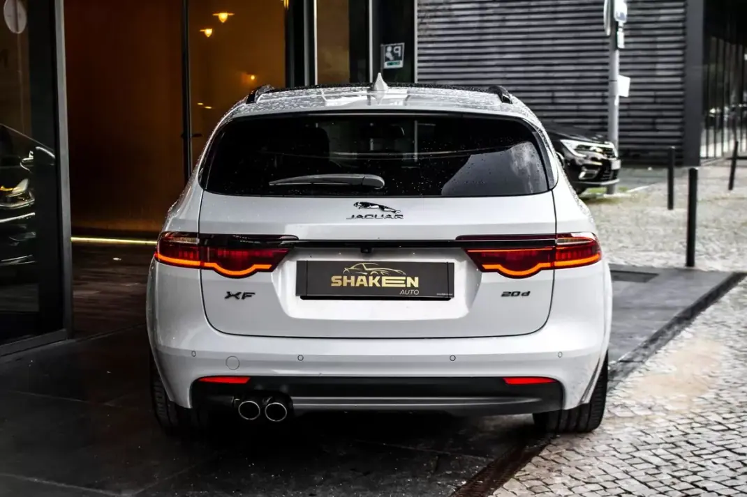 Jaguar XF Sportbrake 2019 - 23990 EUR, 147458 km - AUTO.MOTO.pt - 147458km - foto 10 de 45