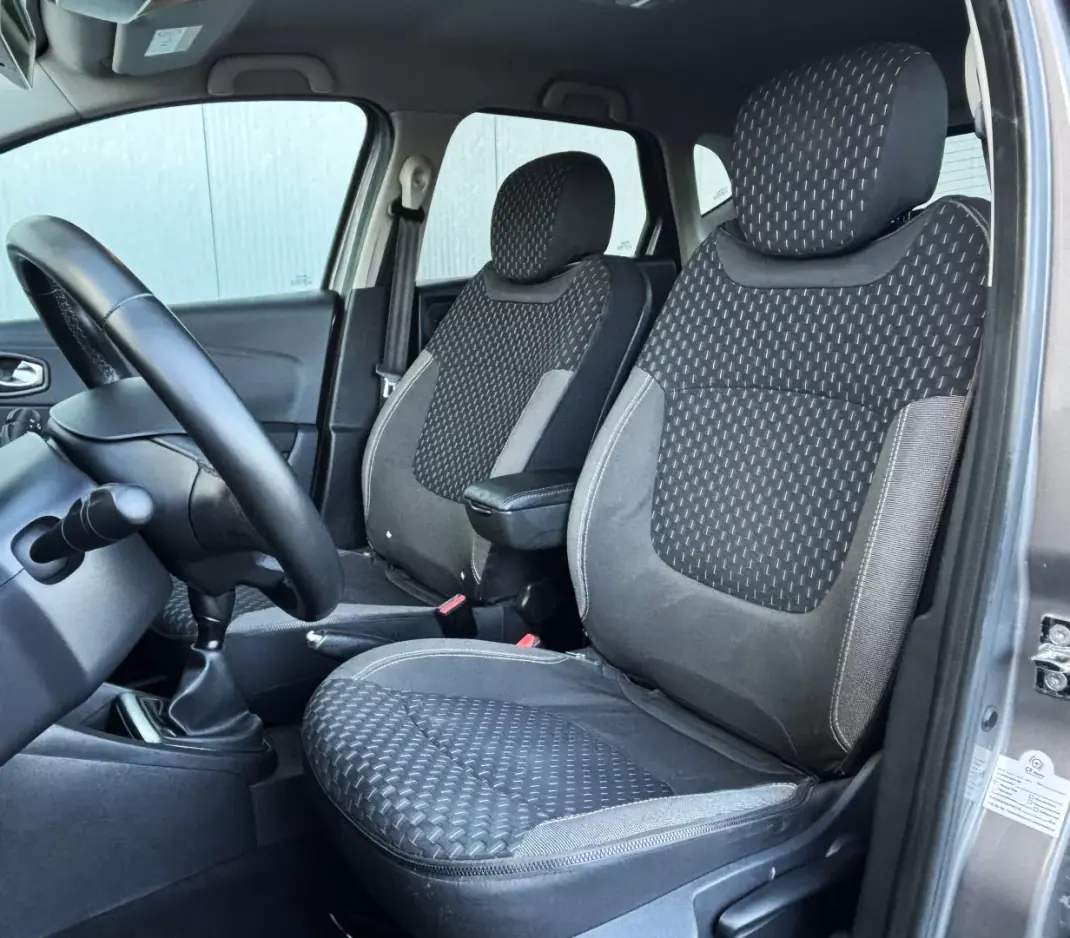 Renault Captur 2018 - 13950 EUR, 119000 km - AUTO.MOTO.pt - 119000km - foto 11 de 42