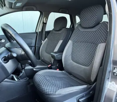 Renault Captur 2018 - 13950 EUR, 119000 km - AUTO.MOTO.pt - 119000km - foto 11 de 42