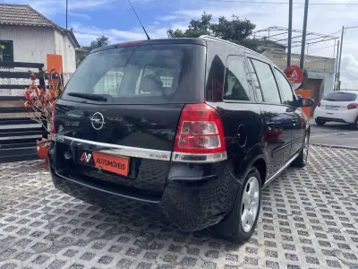 Opel Zafira 2009 - 3950 EUR, 309758 km - AUTO.MOTO.pt - 309758km - foto 7 de 13
