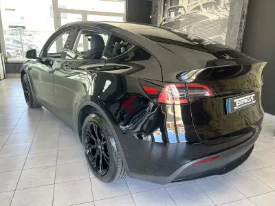 Tesla Model Y 2023 - 34600 EUR, 64322 km - 64322km - foto 3 de 26