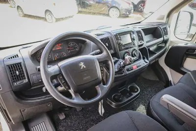 Peugeot BOXER PREMIUM L3H2 2.2 140CV 2019 - 18700 EUR, 208000 km - AUTO.MOTO.pt - 208000km - foto 14 de 21