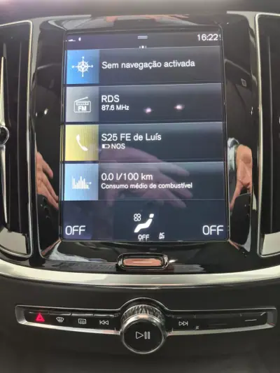 Volvo V60 2021 - 24990 EUR, 103413 km - AUTO.MOTO.pt - 103413km - foto 13 de 23