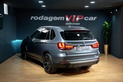 BMW X5 2015 — foto 4 de 21