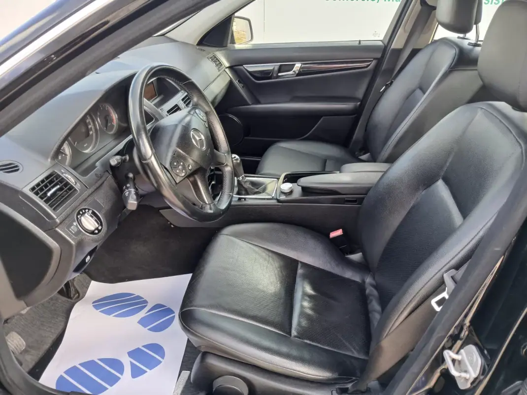 Mercedes-Benz C 200 2010 - 10250 EUR, 208074 km - AUTO.MOTO.pt - 208074km - foto 13 de 23