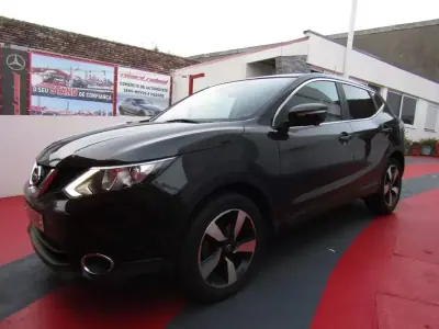 Nissan Qashqai 2017 - 16499 EUR, 121547 km - foto 1 de 30