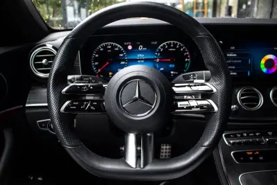 Mercedes-Benz E 300 2022 - 39750 EUR, 66165 km - AUTO.MOTO.pt - 66165km - foto 14 de 51