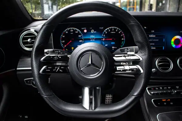 Mercedes-Benz E 300 2022 - 39750 EUR, 66165 km - AUTO.MOTO.pt - 66165km - foto 14 de 51