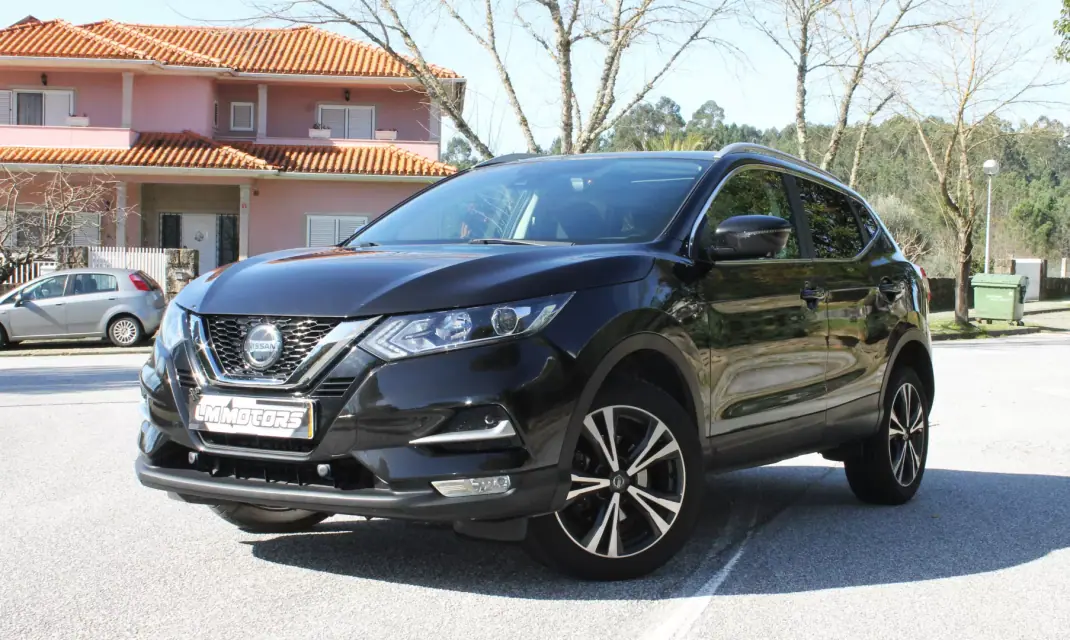 Nissan Qashqai 2018 - 20750 EUR, 87000 km - AUTO.MOTO.pt - 87000km - foto 2 de 37