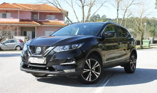 Nissan Qashqai 2018 - 19990 EUR, 87000 km - AUTO.MOTO.pt - 87000km - foto 2 de 37