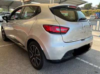 Renault Clio 2015 - 7999 EUR, 264000 km - AUTO.MOTO.pt - 264000km - foto 4 de 4