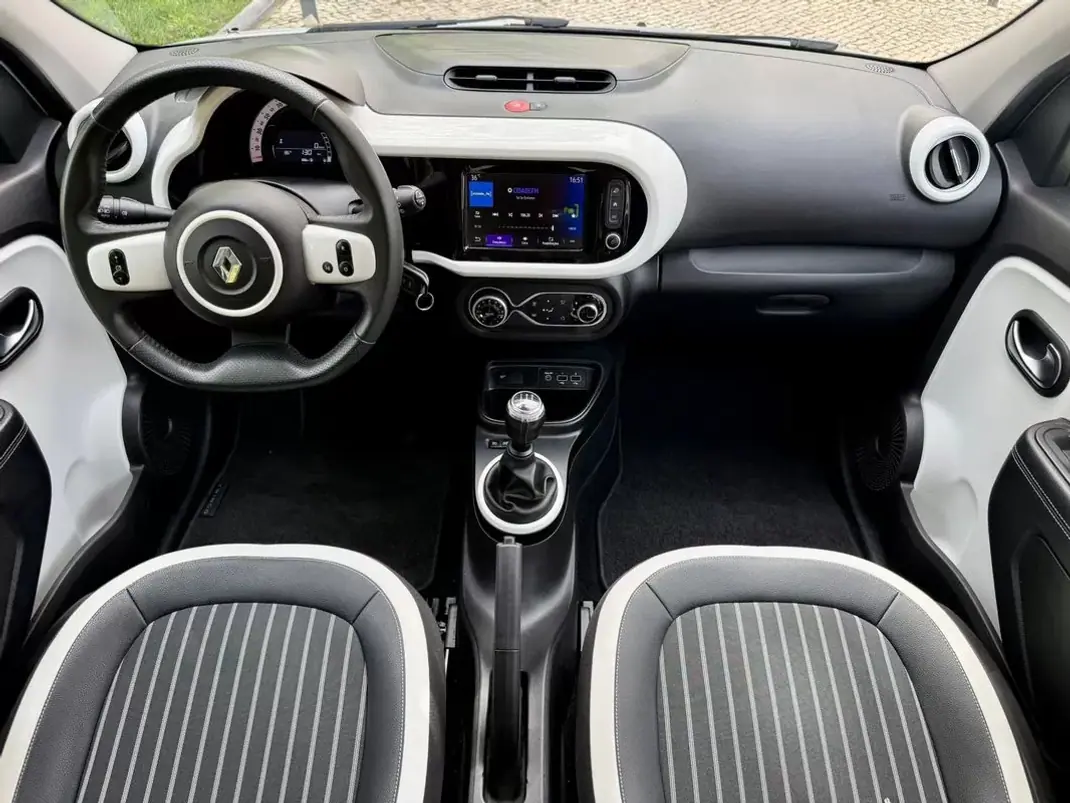 Renault Twingo 2021 - 9890 EUR, 158900 km - AUTO.MOTO.pt - 158900km - foto 8 de 33