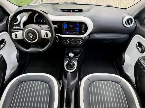 Renault Twingo 2021 - 9390 EUR, 158900 km - AUTO.MOTO.pt - 158900km - foto 8 de 33