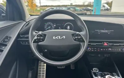 Kia e-Niro 2023 - 26500 EUR, 42000 km - AUTO.MOTO.pt - 42000km - foto 9 de 13