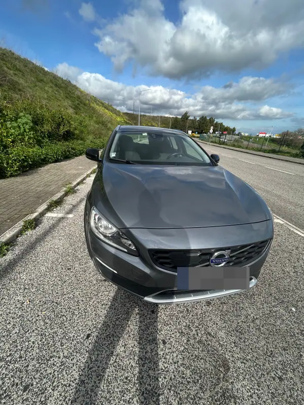 Volvo V60 Cross Country 2016 — photo 2 of 12