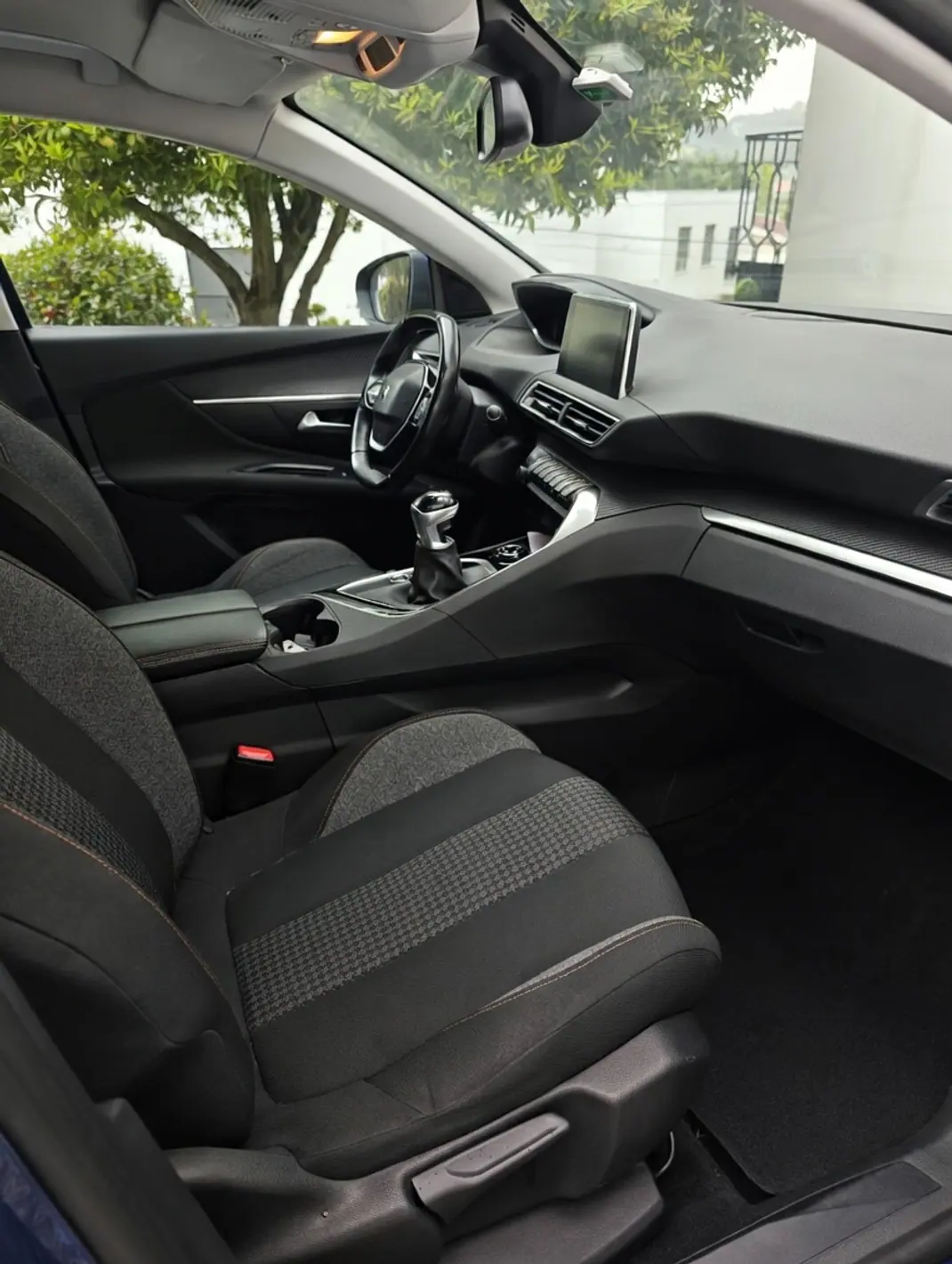 Peugeot 3008 2018 - 15499 EUR, 174478 km - AUTO.MOTO.pt - 174478km - foto 9 de 10
