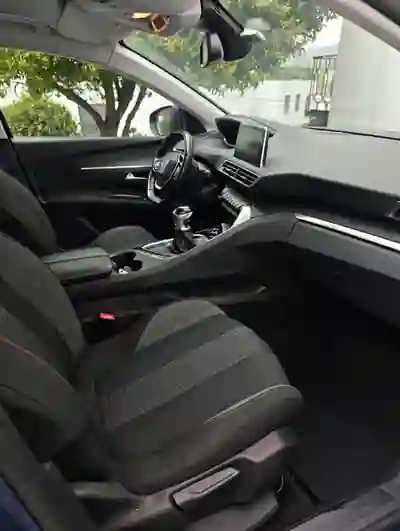 Peugeot 3008 2018 - 15499 EUR, 174478 km - AUTO.MOTO.pt - 174478km - foto 9 de 10
