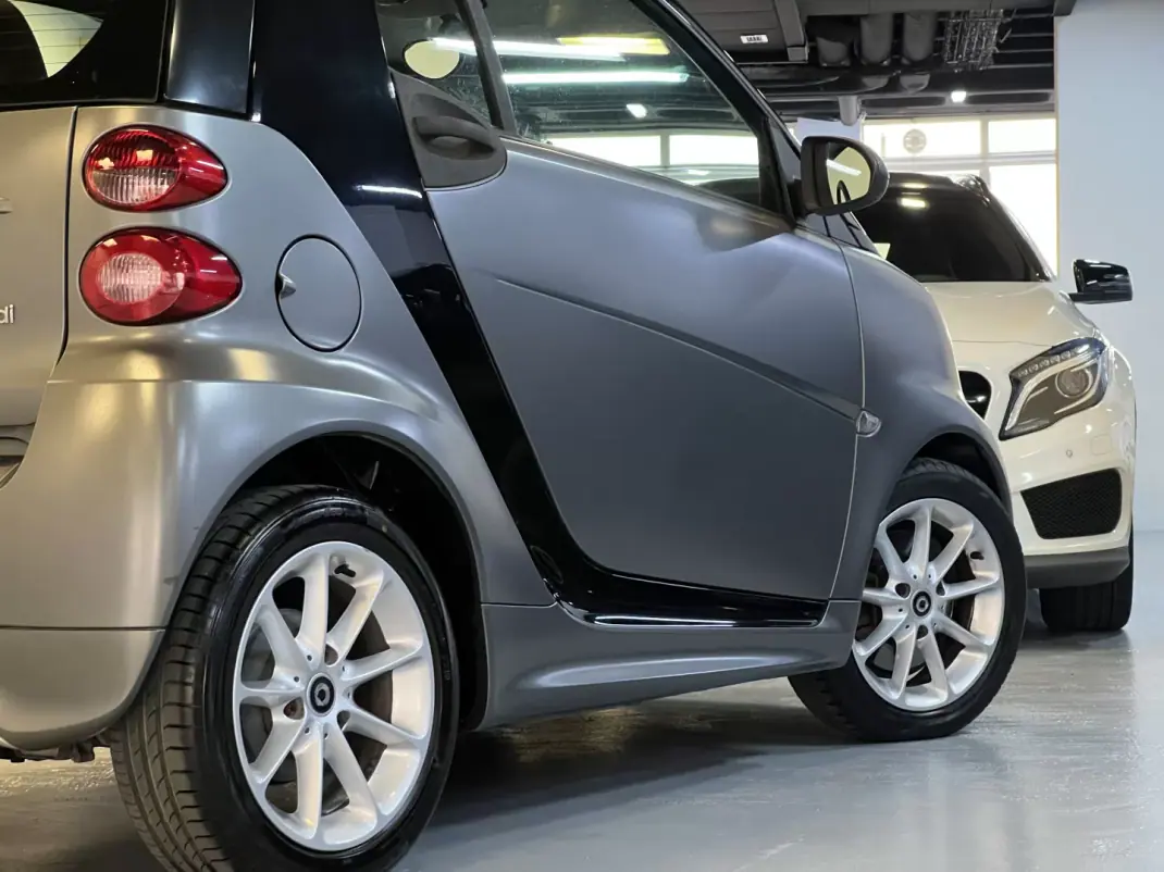 Smart Fortwo Cabrio 2013 - 6990 EUR, 95000 km - AUTO.MOTO.pt - 95000km - foto 26 de 41