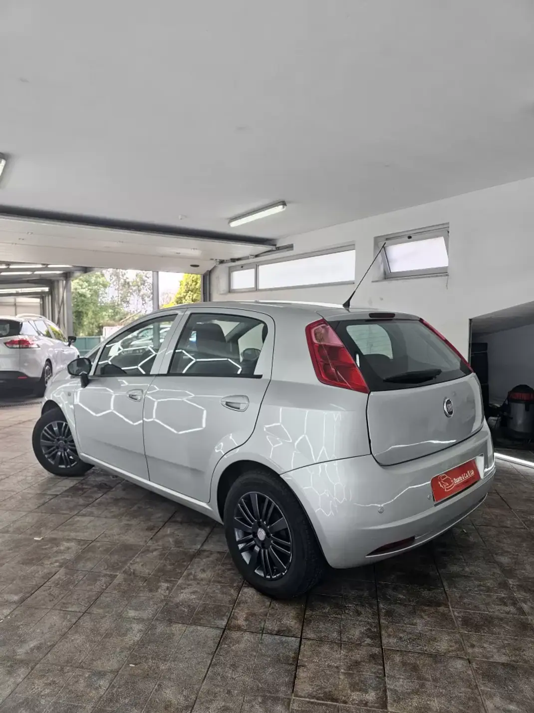 Fiat Grande Punto 2010 - 6000 EUR, 161462 km - AUTO.MOTO.pt - 161462km - foto 11 de 35