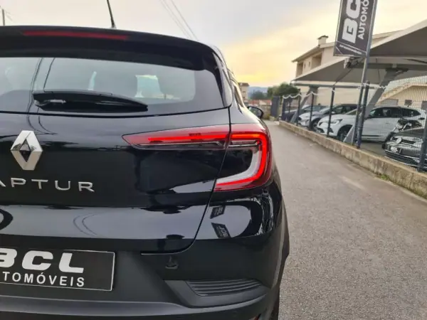 Renault Captur 2020 - 17990 EUR, 150000 km - AUTO.MOTO.pt - 150000km - foto 7 de 43