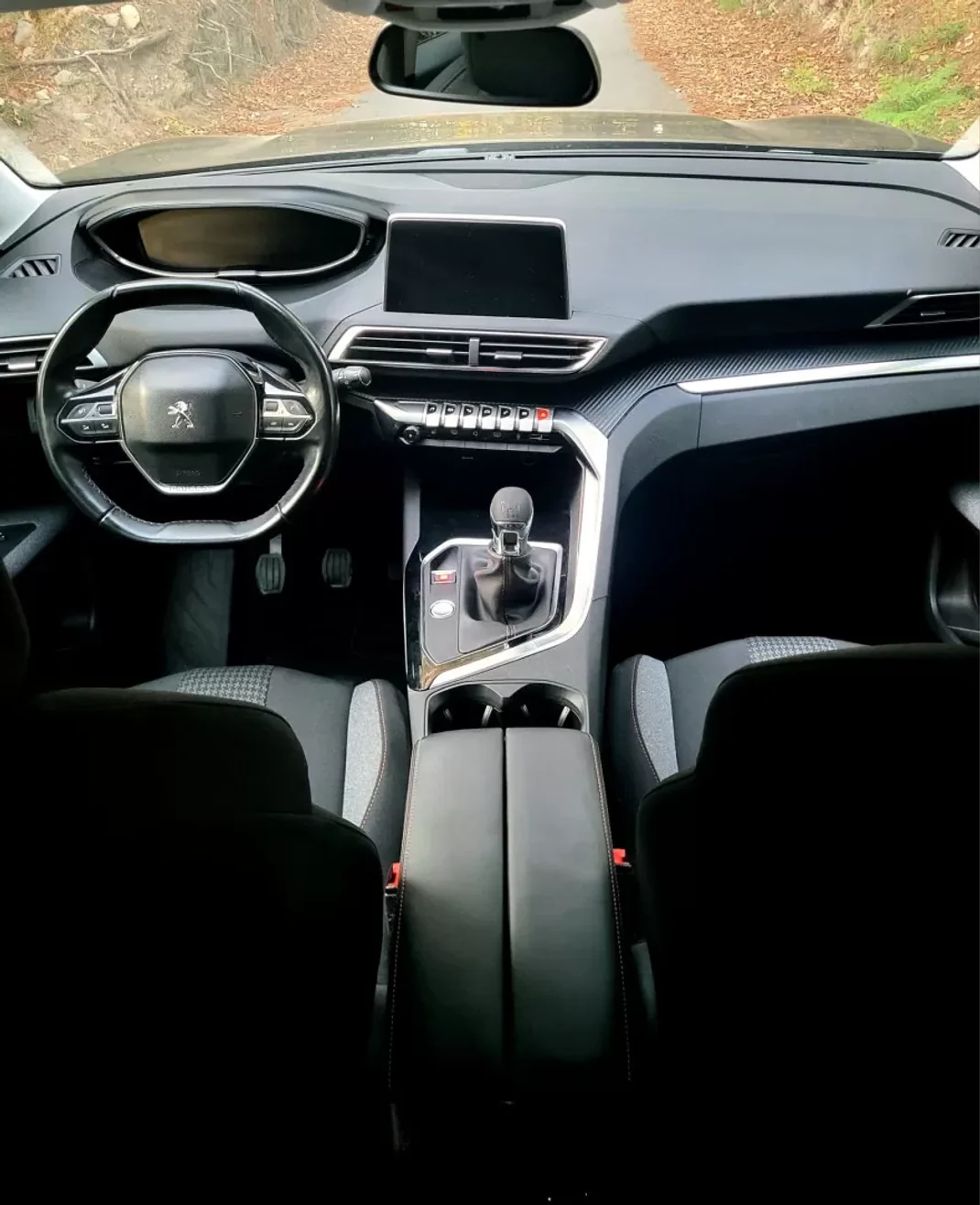 Peugeot 3008 2017 - 16990 EUR, 161440 km - AUTO.MOTO.pt - 161440km - foto 13 de 23