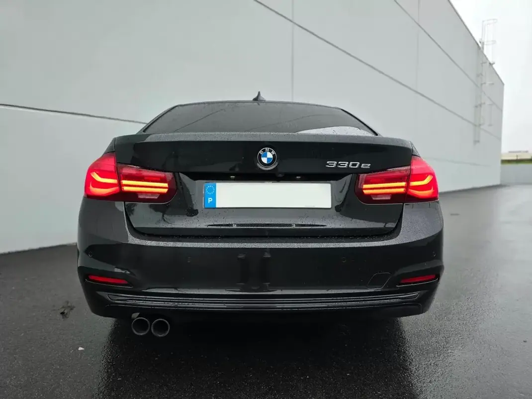 BMW 330 2017 - 18990 EUR, 115000 km - AUTO.MOTO.pt - 115000km - foto 7 de 40