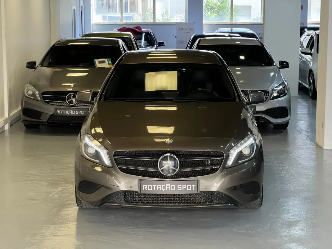 Mercedes-Benz A 180 2013 - 12990 EUR, 180000 km - AUTO.MOTO.pt - 180000km - foto 25 de 36