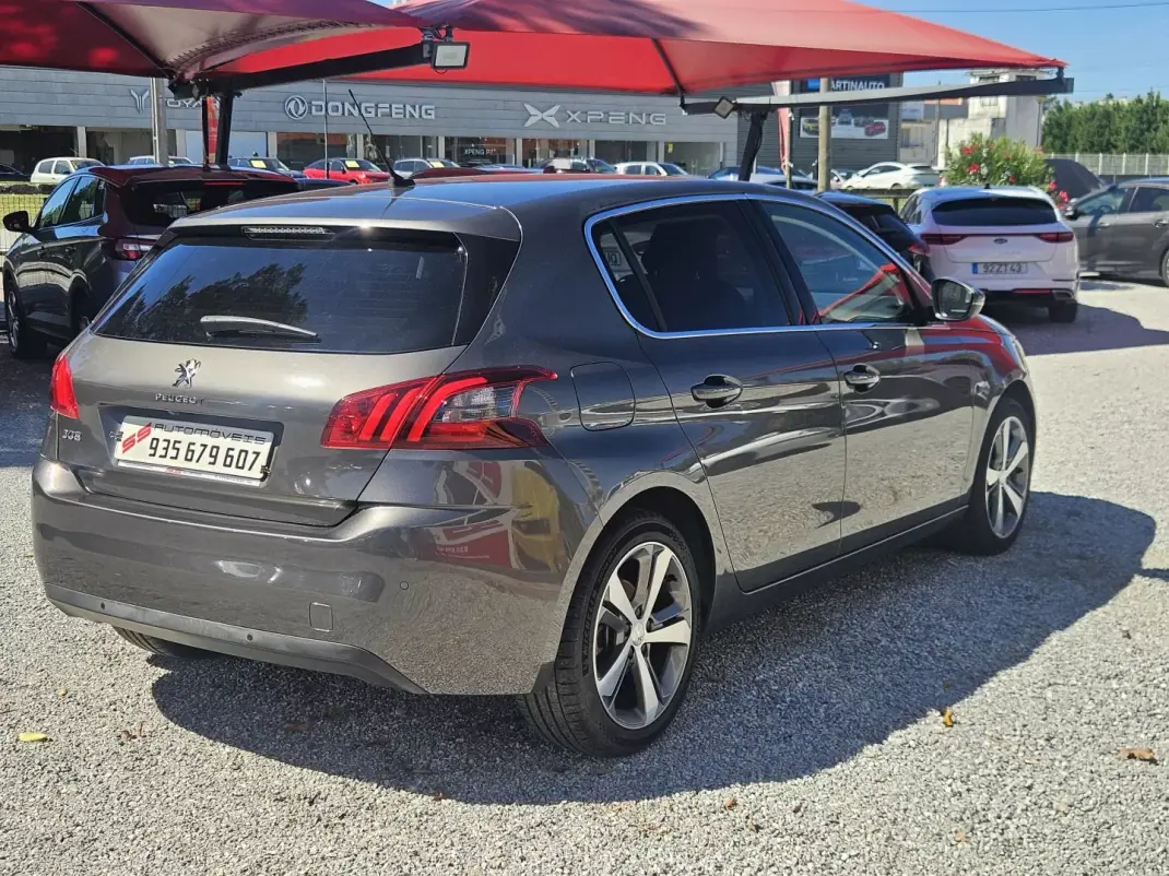 Peugeot 308 2018 - 13200 EUR, 61900 km - 61900km - foto 8 de 37