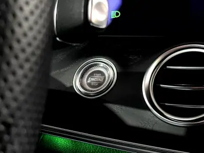 Mercedes-Benz E 300 2022 - 38900 EUR, 155105 km - AUTO.MOTO.pt - 155105km - foto 26 de 37