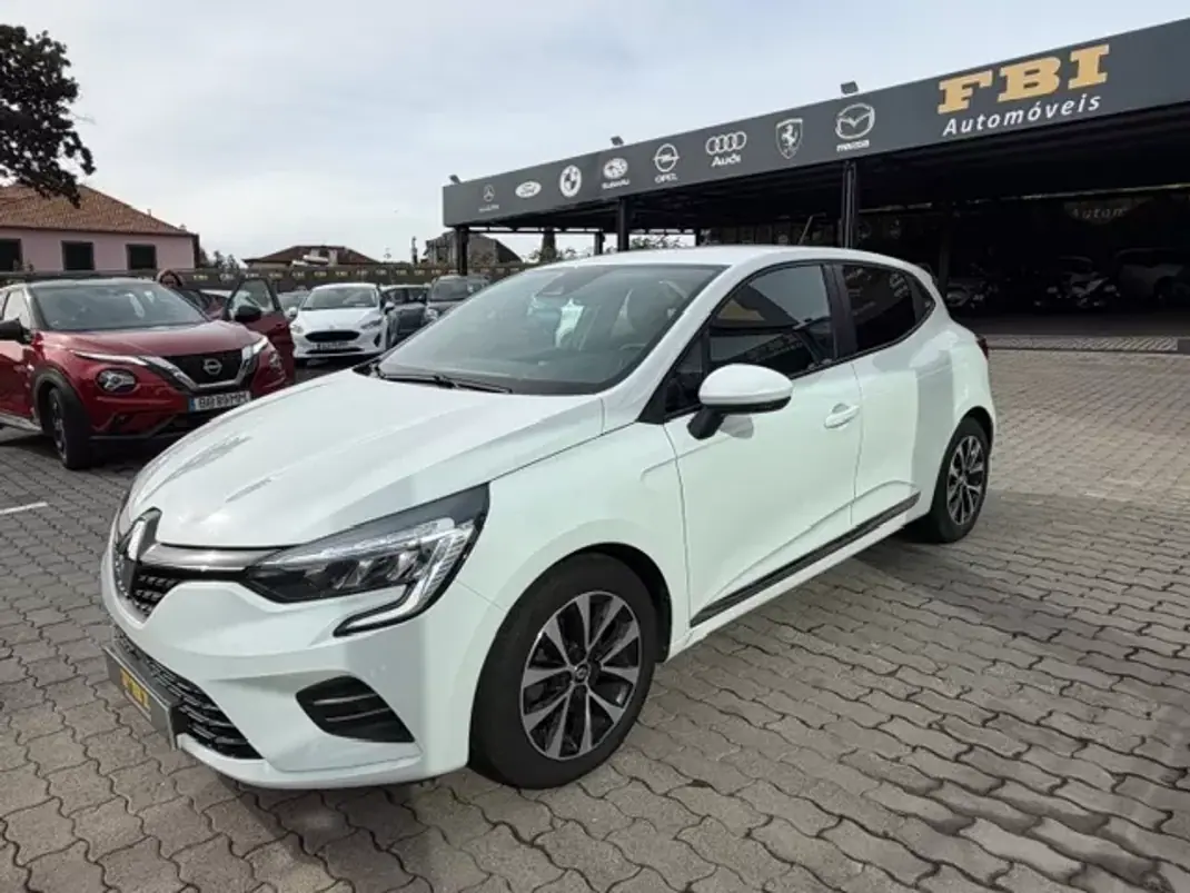 Renault Clio 2021 - 16900 EUR, 65300 km - AUTO.MOTO.pt - 65300km - foto 1 de 12