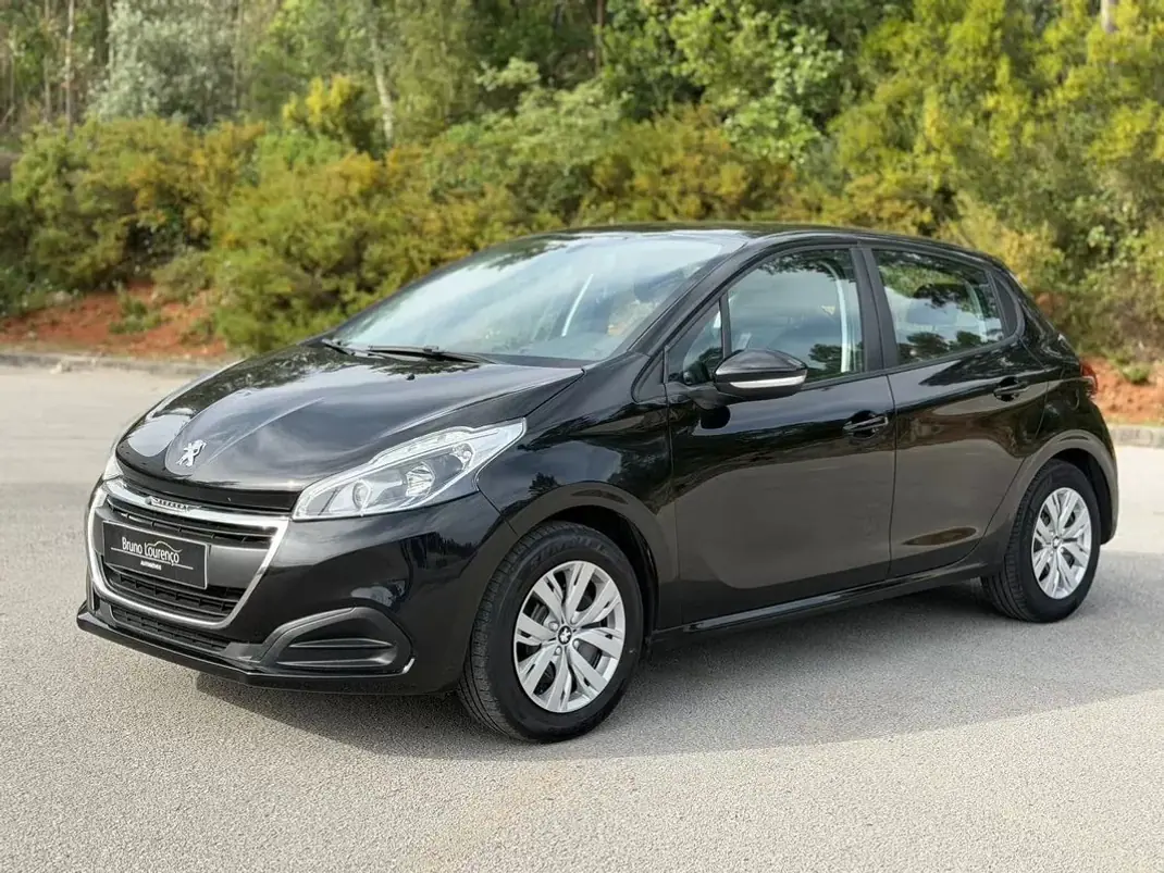 Peugeot 208 2015 - 7900 EUR, 173040 km - AUTO.MOTO.pt - 173040km - foto 3 de 25