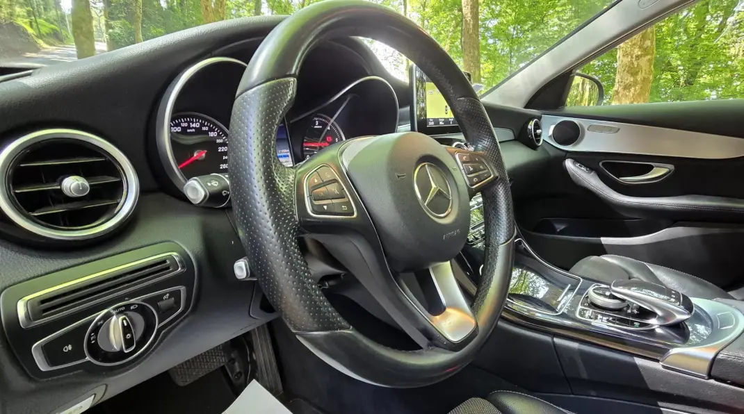 Mercedes-Benz C 200 2015 - 13750 EUR, 234000 km - AUTO.MOTO.pt - 234000km - foto 20 de 23