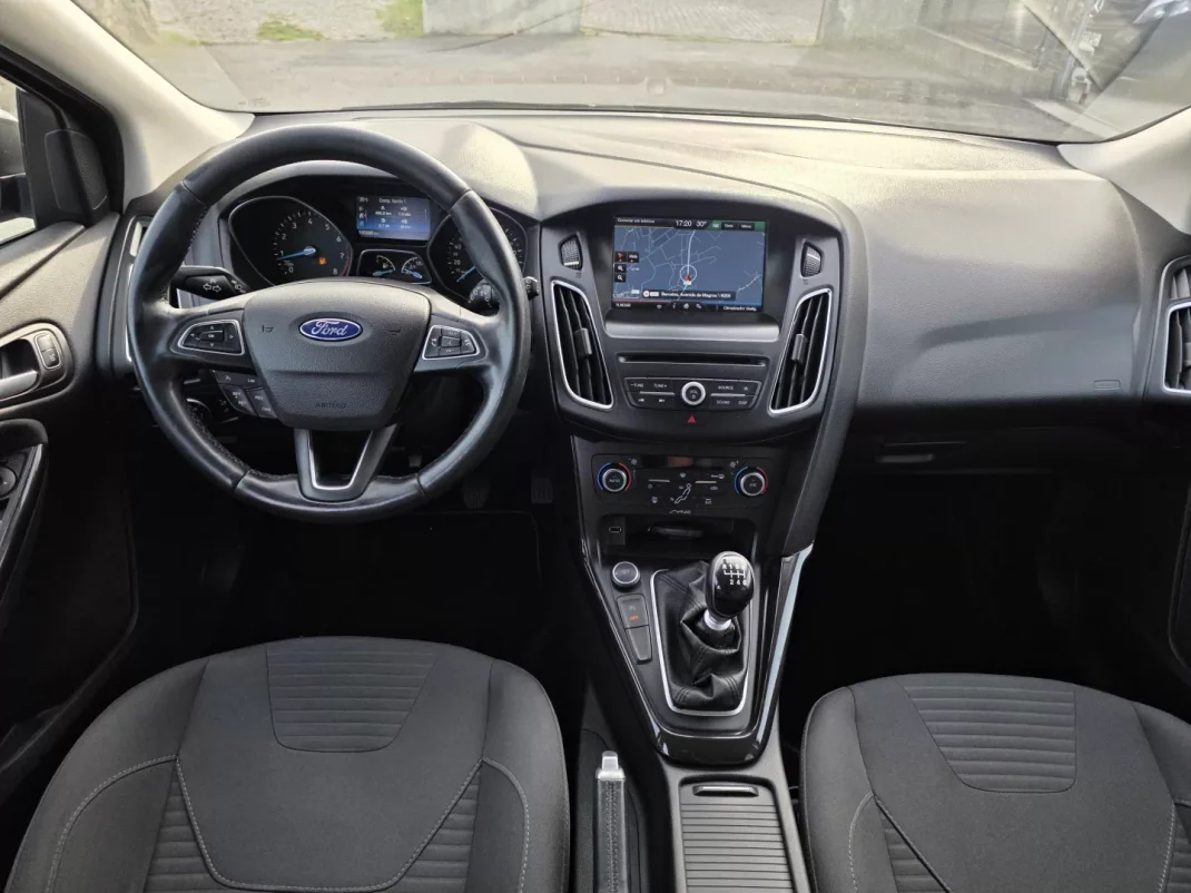 Ford Focus 2015 - 10990 EUR, 105000 km - AUTO.MOTO.pt - 105000km - foto 15 de 32