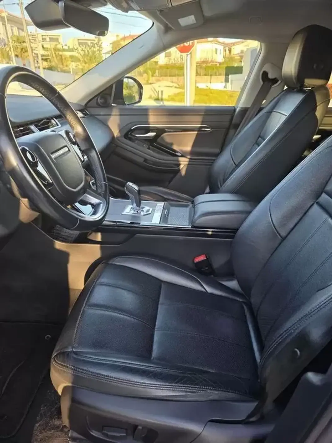 Land Rover Range Rover Evoque 2020 - 32890 EUR, 152000 km - AUTO.MOTO.pt - 152000km - foto 10 de 38