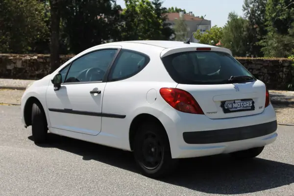 Peugeot 207 2007 - 4750 EUR, 156000 km - AUTO.MOTO.pt - 156000km - foto 9 de 23