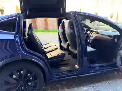 Tesla Model X 2018 - 36300 EUR, 176000 km - 176000km - foto 4 de 15