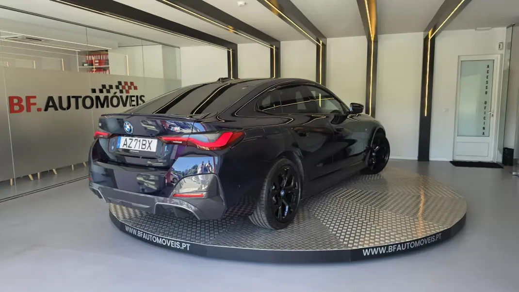 BMW i4 2023 - 38900 EUR, 51175 km - AUTO.MOTO.pt - 51175km - foto 18 de 62