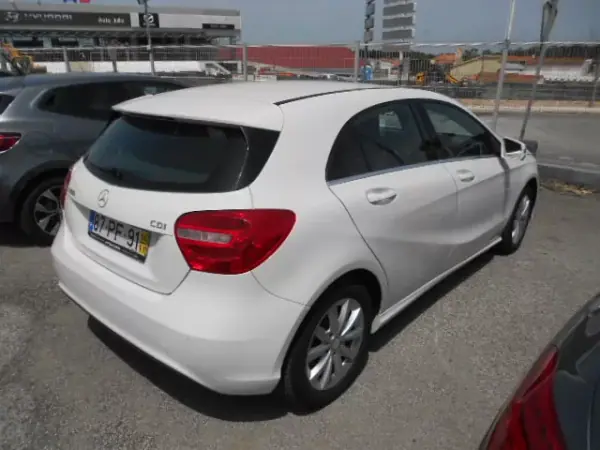 Mercedes-Benz A 180 2014 - 16900 EUR, 118688 km - AUTO.MOTO.pt - 118688km - foto 6 de 14