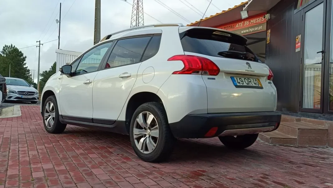 Peugeot 2008 2015 - 12990 EUR, 154000 km - AUTO.MOTO.pt - 154000km - foto 18 de 37